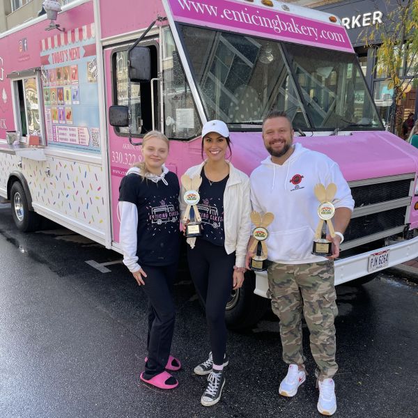 Enticing Cakes Cupcake Truck