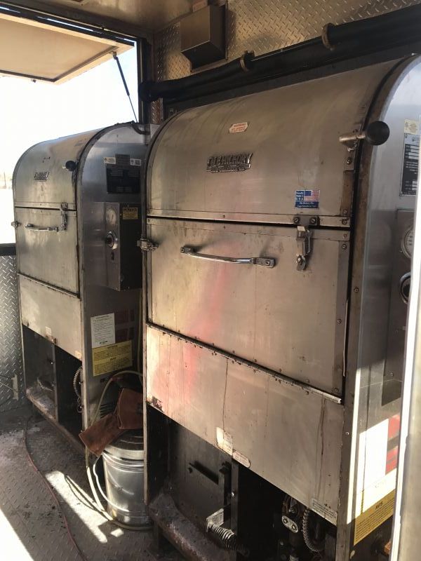 Azle food truck - Mel's Roadside Park BBQ - Azle, TX