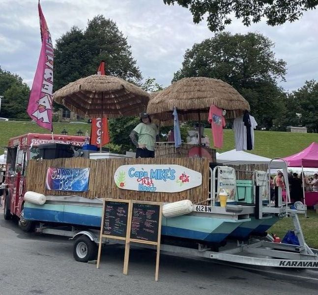 Cap'n Mike's Tiki Boat