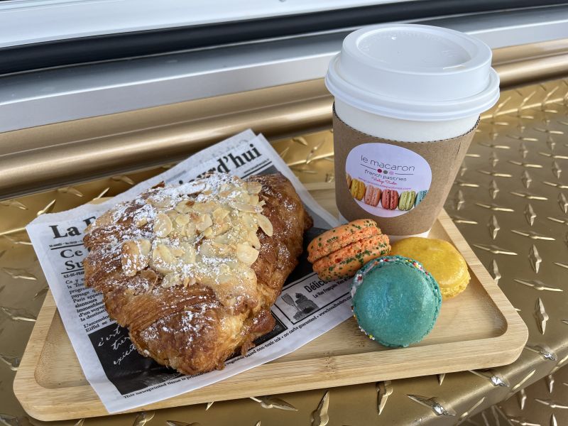 Le Macaron French Pastries