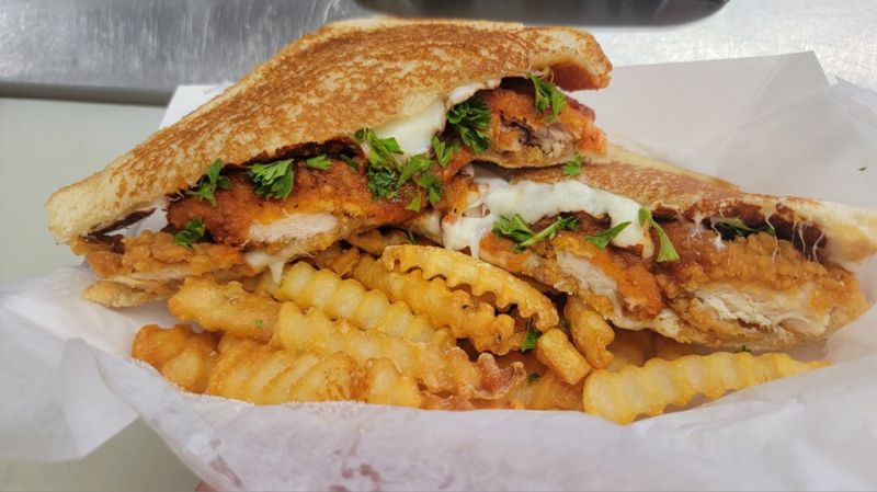 WhoCuttheGrilledCheese&Cake