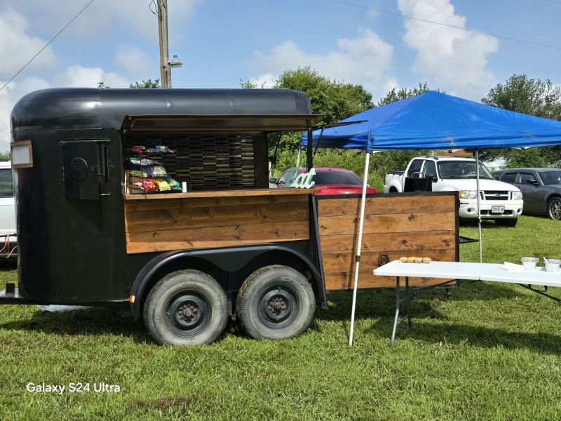Horsin' Around Snack Wagon