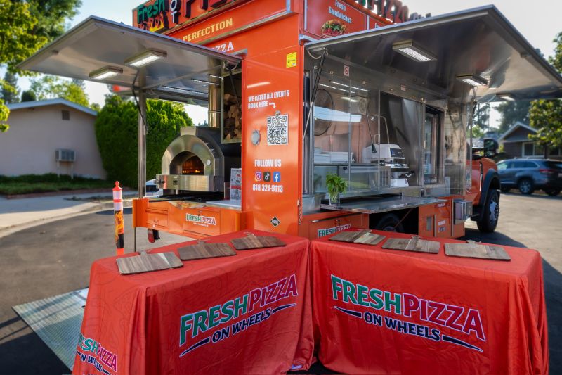 Fresh Pizza on Wheels