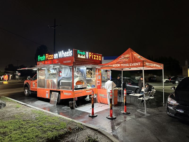 Fresh Pizza on Wheels