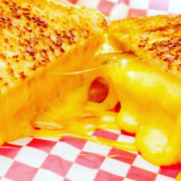 WhoCuttheGrilledCheese&Cake